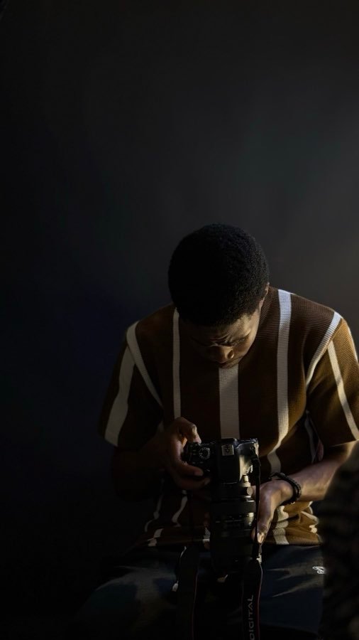 Behind the camera 01