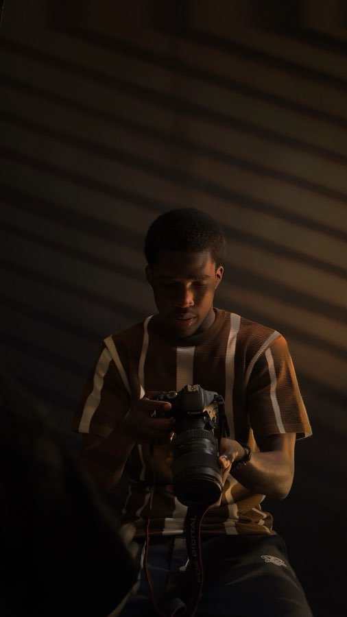 Behind the camera 03